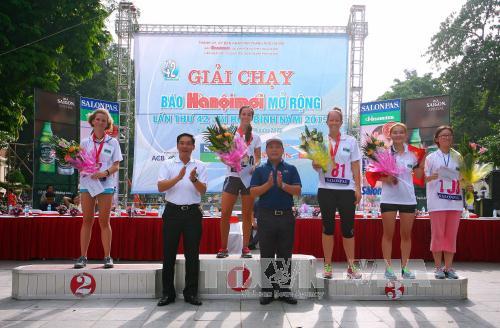 Hơn 1 330 vận động viên tham gia vòng chung kết Giải chạy Báo Hà Nội mới mở rộng lần thứ 42